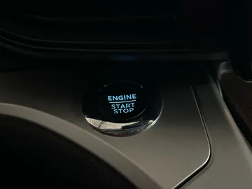 2022 Ford Explorer - image 24