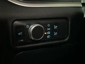 2022 Ford Explorer - image 18