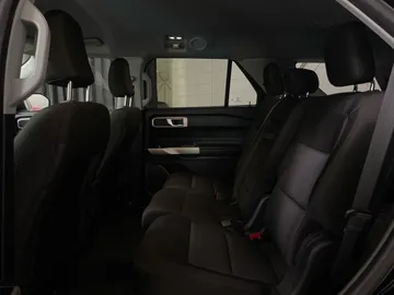 2022 Ford Explorer - image 15