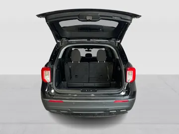 2022 Ford Explorer - image 13