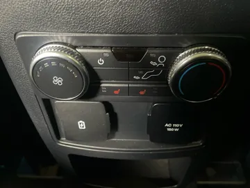 2021 Ford Explorer - image 30