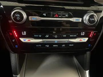 2021 Ford Explorer - image 26
