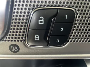 2021 Ford Explorer - image 21
