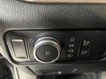 2021 Ford Explorer - image 19