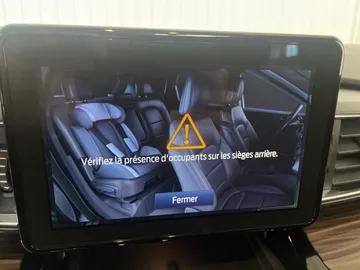 2021 Ford Explorer - image 32