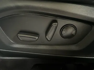 2021 Ford Explorer - image 20