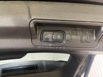 2021 Ford Explorer - image 23