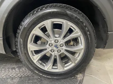 2021 Ford Explorer - image 7