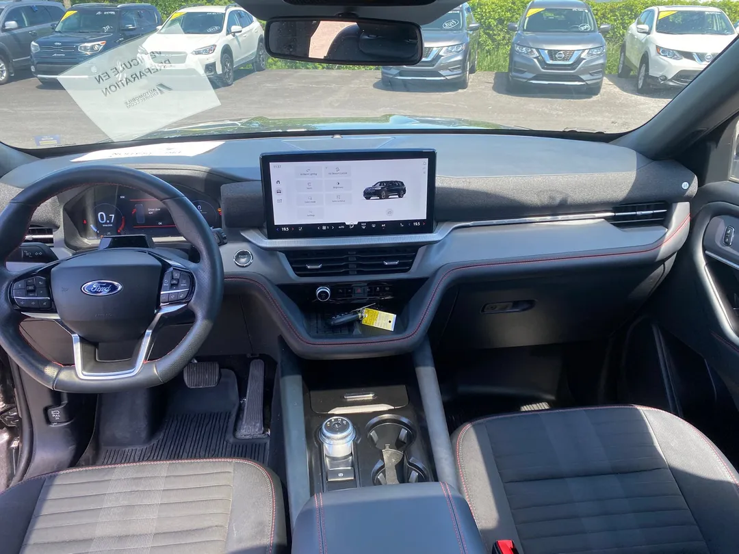 2025 Ford Explorer — photo 8