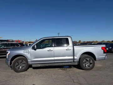 2022 Ford F-150 Lightning - image 4