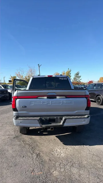 2022 Ford F-150 Lightning - image 6