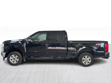 2025 Ford Super Duty F-250 SRW - image 4