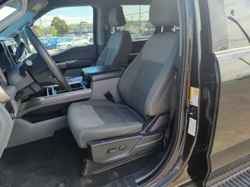 2025 Ford Super Duty F-250 SRW - image 8