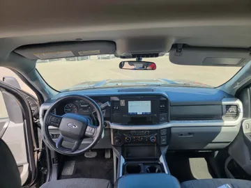 2025 Ford Super Duty F-250 SRW - image 9