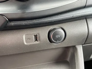 2021 Ford Transit - image 21