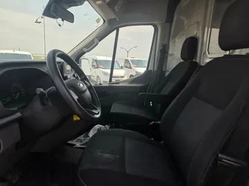 2021 Ford Transit - image 8