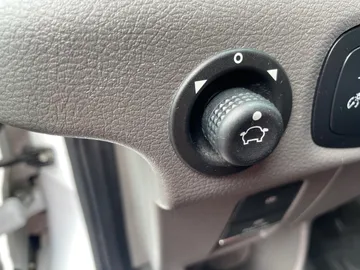 2021 Ford Transit - image 19