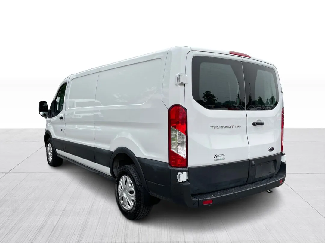 2021 Ford Transit — photo 8