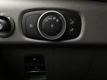 2021 Ford Transit - image 19