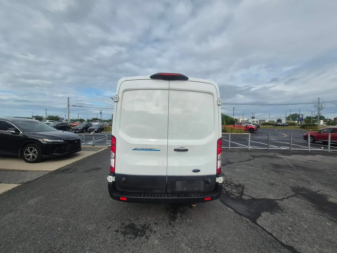 2022 Ford E-Transit Cargo Van — photo 5
