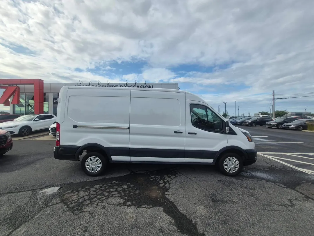 2022 Ford E-Transit Cargo Van — photo 4