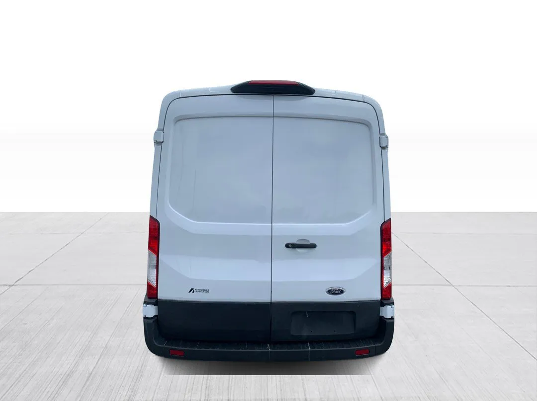 2022 Ford E-Transit Cargo Van — photo 6