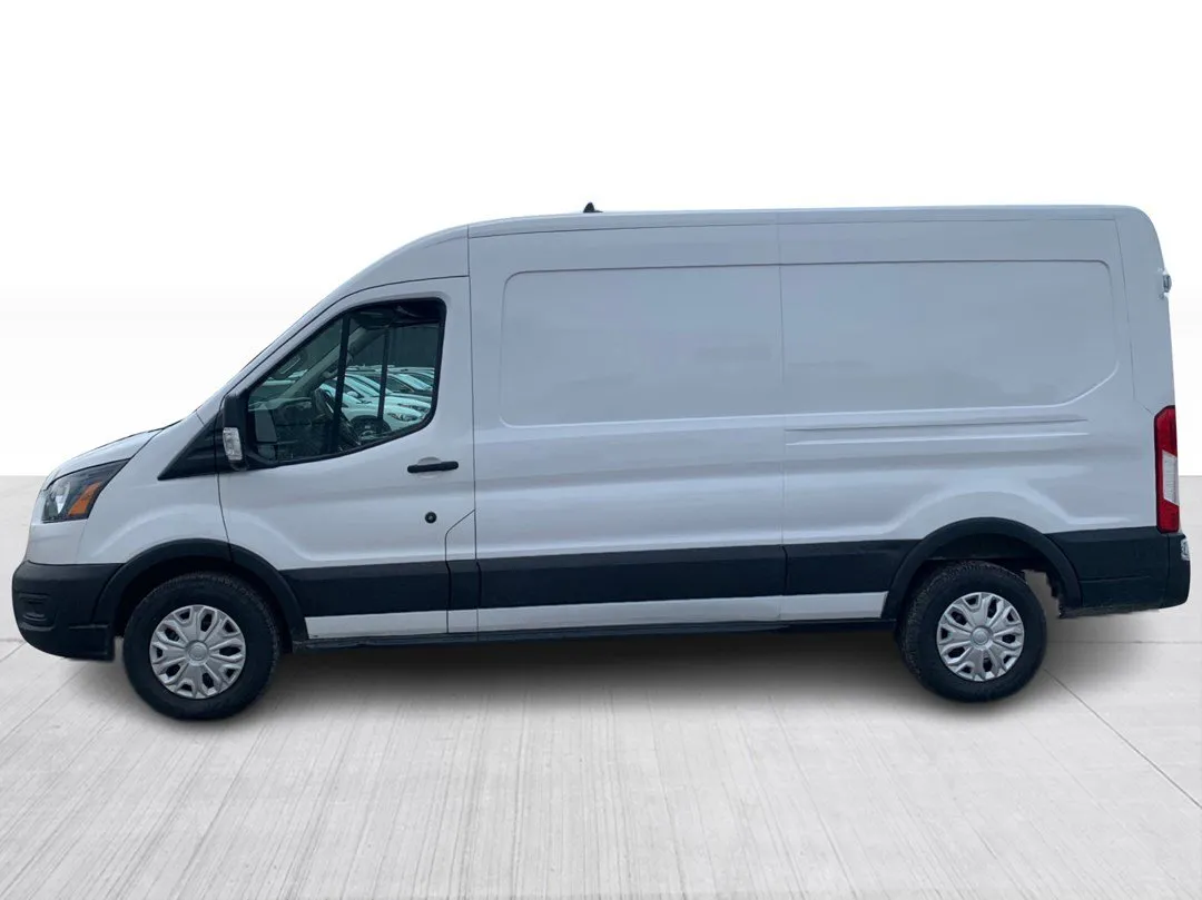2022 Ford E-Transit Cargo Van — photo 4