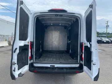 2022 Ford E-Transit Cargo Van - image 11