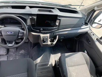 2022 Ford E-Transit Cargo Van - image 16