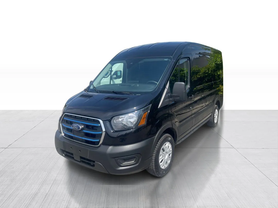 2023 Ford E-Transit Cargo Van — photo 7