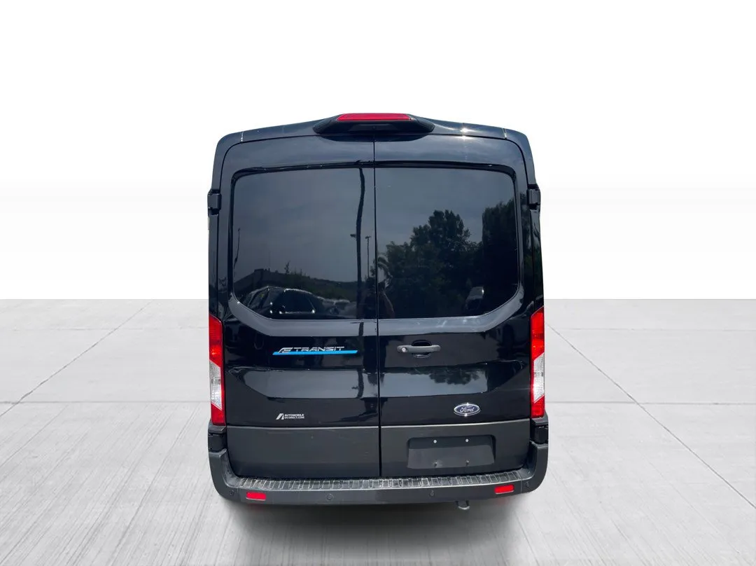 2023 Ford E-Transit Cargo Van, photo 10