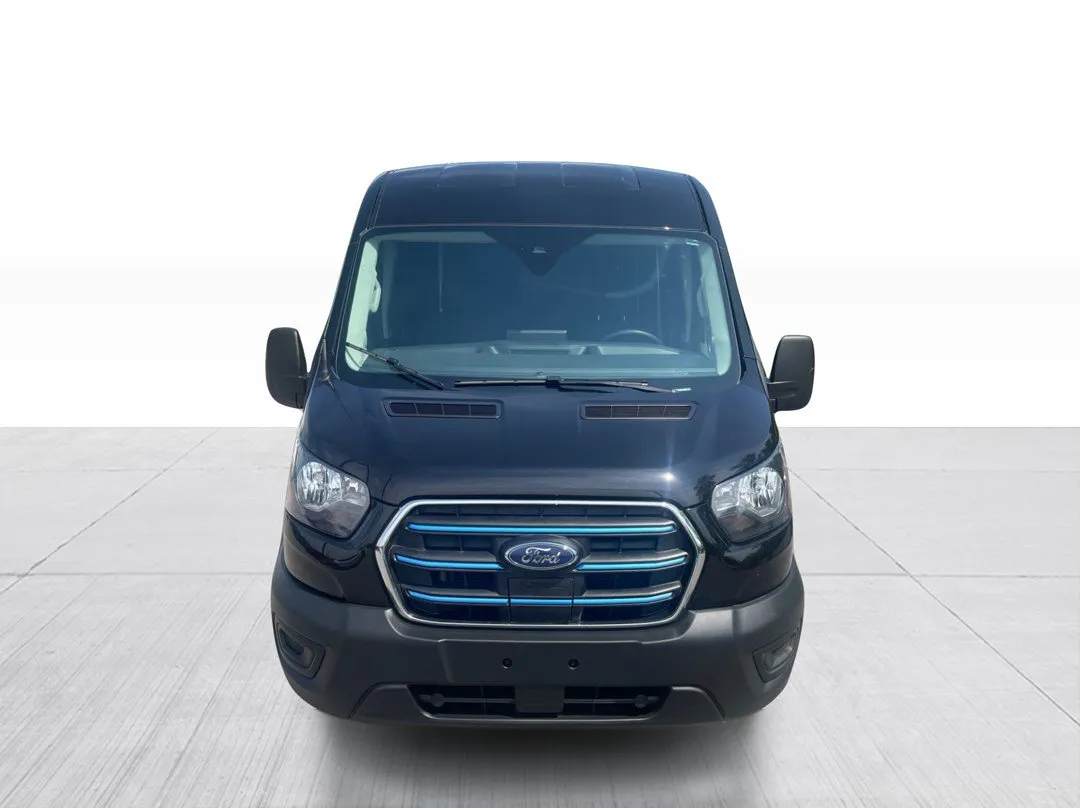 2023 Ford E-Transit Cargo Van — photo 6
