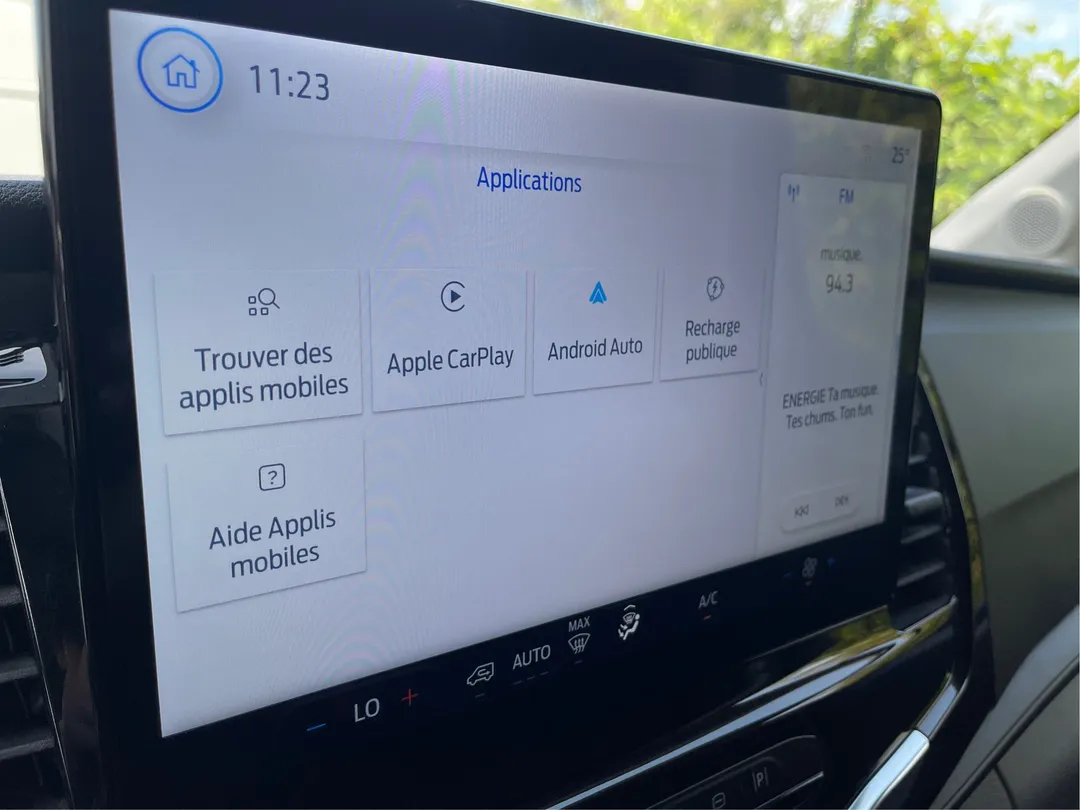 2023 Ford E-Transit Cargo Van — photo 5