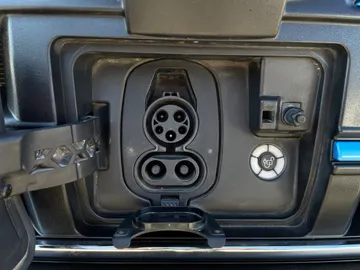 2023 Ford E-Transit Cargo Van - image 17