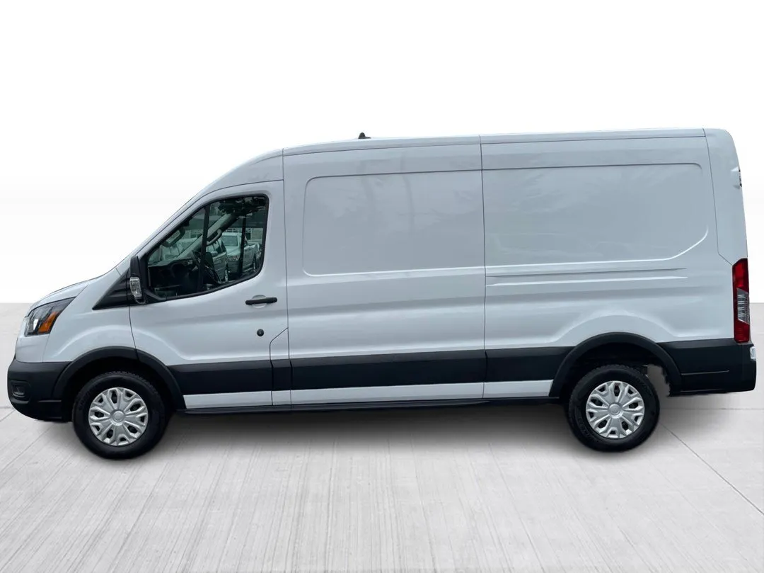 2023 Ford E-Transit Cargo Van — photo 8