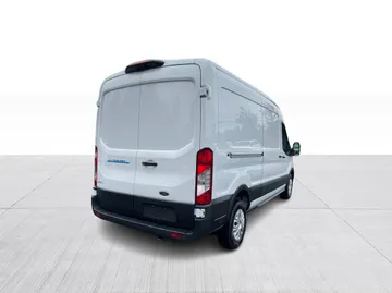 2023 Ford E-Transit Cargo Van - image 13