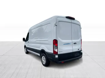 2023 Ford E-Transit Cargo Van - image 10