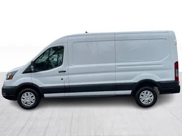 2023 Ford E-Transit Cargo Van - image 9