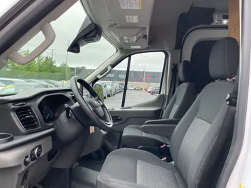 2023 Ford E-Transit Cargo Van - image 3