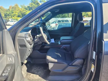 2023 Ford F-150 - image 8