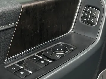 2023 Ford F-150 - image 22