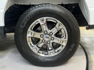 2023 Ford F-150 - image 6