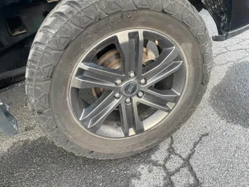2022 Ford F-150 - image 7