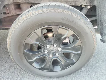 2023 Ford F-150 - image 7