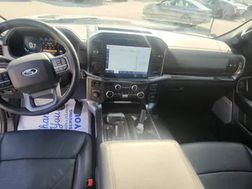 2023 Ford F-150 - image 8
