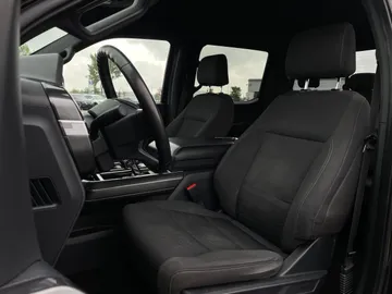 2023 Ford F-150 - image 3