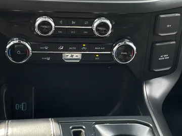 2024 Ford F-150 - image 24