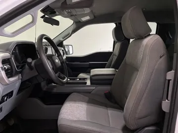2023 Ford F-150 - image 3