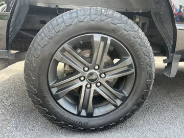 2022 Ford F-150 - image 7