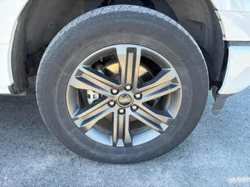 2023 Ford F-150 - image 7